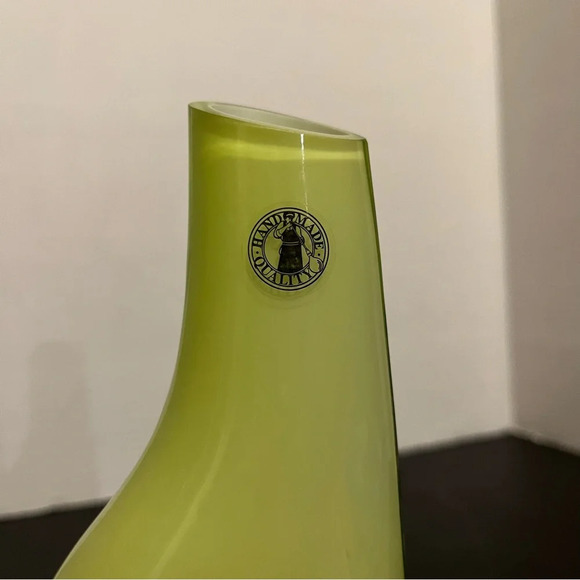 Vintage Ikea Okkso Cased Lime Green Glass Vase 8” Tall - Picture 5 of 9